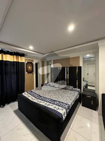 STUDIO FULLY FURNISHED FULL LUXURY EXCELLENT CONDITION GOOD FLAT FOR RENT IN BAHRIA TOWN LAHORE