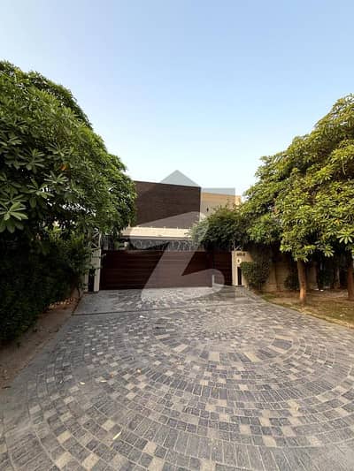 ڈی ایچ اے فیز 2 ڈیفنس (ڈی ایچ اے),لاہور میں 5 کمروں کا 1 کنال مکان 2.2 لاکھ میں کرایہ پر دستیاب ہے۔