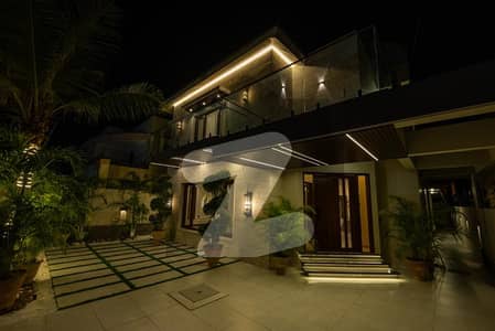 500 yards Fully Renovated Bungalow like BRAND NEW with basement west open DHA Phase 6