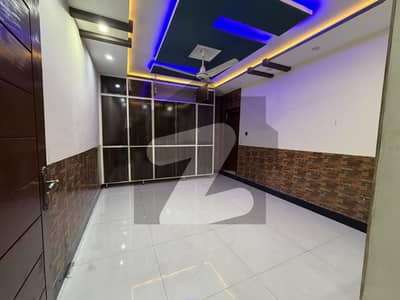 سیٹیلائیٹ ٹاؤن راولپنڈی میں 3 کمروں کا 15 مرلہ زیریں پورشن 1.2 لاکھ میں کرایہ پر دستیاب ہے۔