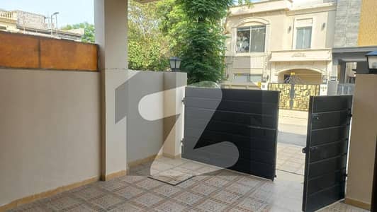 ڈی ایچ اے فیز 5 ڈیفنس (ڈی ایچ اے),لاہور میں 3 کمروں کا 5 مرلہ مکان 1.2 لاکھ میں کرایہ پر دستیاب ہے۔