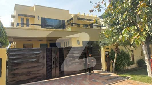 ڈی ایچ اے فیز 5 ڈیفنس (ڈی ایچ اے),لاہور میں 5 کمروں کا 1 کنال مکان 3.2 لاکھ میں کرایہ پر دستیاب ہے۔