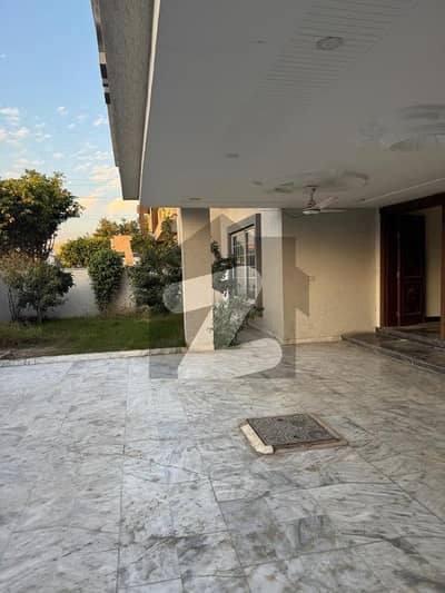 1 Kanal Designer House For Sale