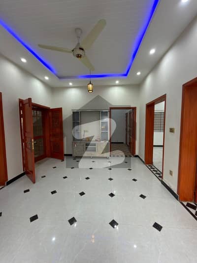 بنی گالہ اسلام آباد میں 7 کمروں کا 10 مرلہ مکان 4.0 کروڑ میں برائے فروخت۔