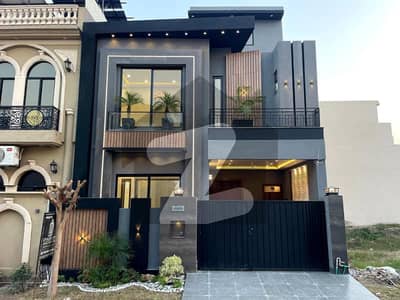 پارک ویو سٹی لاہور میں 4 کمروں کا 5 مرلہ مکان 1.52 کروڑ میں برائے فروخت۔