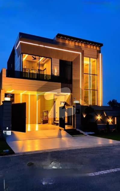 ٹاپ سٹی 1 اسلام آباد میں 5 کمروں کا 10 مرلہ مکان 4.15 کروڑ میں برائے فروخت۔