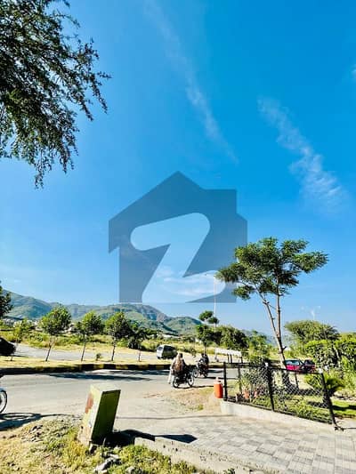 ڈی ۔ 12/4 ڈی ۔ 12,اسلام آباد میں 8 مرلہ رہائشی پلاٹ 6.3 کروڑ میں برائے فروخت۔
