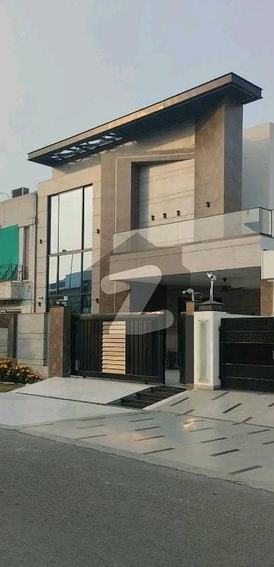 پیراگون سٹی لاہور میں 5 کمروں کا 10 مرلہ مکان 1.8 لاکھ میں کرایہ پر دستیاب ہے۔