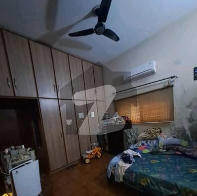 علامہ اقبال ٹاؤن ۔ مہران بلاک علامہ اقبال ٹاؤن,لاہور میں 5 کمروں کا 10 مرلہ مکان 2.99 کروڑ میں برائے فروخت۔