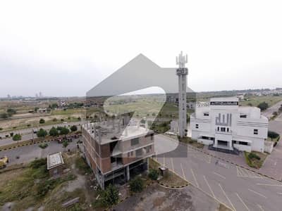 ملٹی ریزیڈنشیا اینڈ آرچرڈز اسلام آباد میں 5 کنال فارم ہاؤس 2.6 کروڑ میں برائے فروخت۔