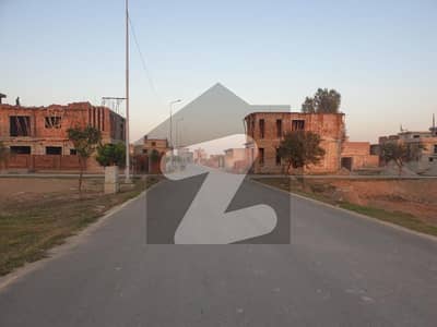 پارک ویو سٹی ۔ سلور بلاک پارک ویو سٹی,لاہور میں 5 مرلہ رہائشی پلاٹ 51.0 لاکھ میں برائے فروخت۔ پارک ویو سٹی ۔ سلور بلاک پارک ویو سٹی,لاہور میں 5 مرلہ رہائشی پلاٹ 51.0 لاکھ میں برائے فروخت۔