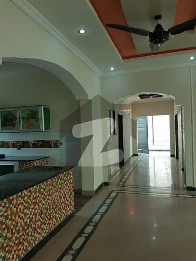 بنی گالہ اسلام آباد میں 6 کمروں کا 1 کنال مکان 2.4 لاکھ میں کرایہ پر دستیاب ہے۔