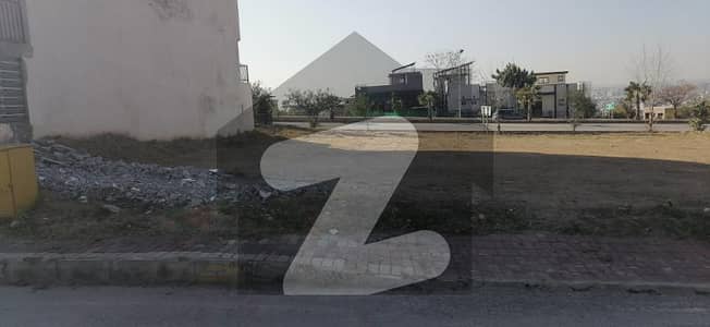 14 MARLA STREET CORNER BOULEVARD BACK OPEN PLOT FOR SALE IN BLOCK - G