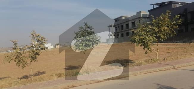 1 KANAL TOP HEIGHTED PLOT AVAILABLE FOR SALE ON INVESTOR PRICE IN BLOCK P