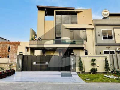 سٹی ہاؤسنگ سوسائٹی گوجرانوالہ میں 5 کمروں کا 10 مرلہ مکان 4.6 کروڑ میں برائے فروخت۔