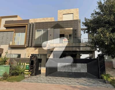 10 Marla New House Available For Sale In Bahria Town Lahore