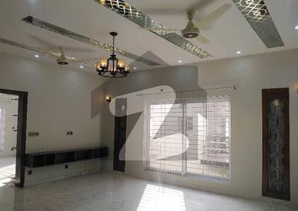 1 Kanal House For rent In Bahria Town Phase 8