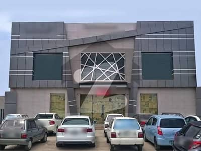 گلبرگ لاہور میں 10 کمروں کا 4 کنال مکان 13.0 لاکھ میں کرایہ پر دستیاب ہے۔