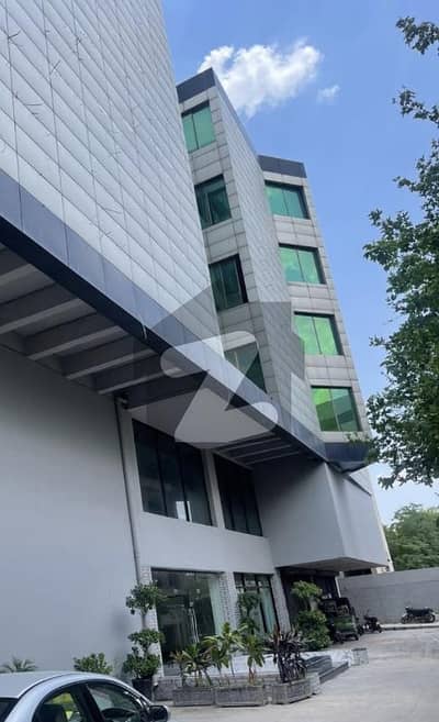 گارڈن ٹاؤن مین بلیوارڈ گارڈن ٹاؤن,لاہور میں 1 کنال عمارت 60.0 کروڑ میں برائے فروخت۔