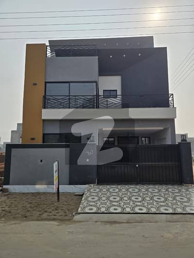 بخ ولاز فیز 2 - مانک بلاک بوچ ایگزیکٹو ولاز - فیز 2,بش ایگزیکٹو ولاز,ملتان میں 4 کمروں کا 5 مرلہ مکان 1.9 کروڑ میں برائے فروخت۔