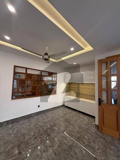 ڈی ۔ 12 اسلام آباد میں 9 کمروں کا 1 کنال مکان 22.0 کروڑ میں برائے فروخت۔