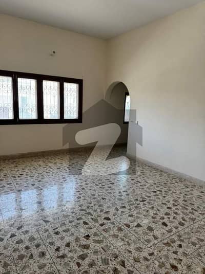1 KANAL HOUSE IS AVAILABLE FOR RENT IN GULBERG 3