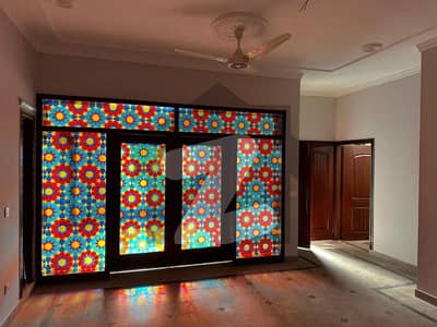 بحریہ آرچرڈ لاہور میں 5 کمروں کا 8 مرلہ مکان 95.0 ہزار میں کرایہ پر دستیاب ہے۔