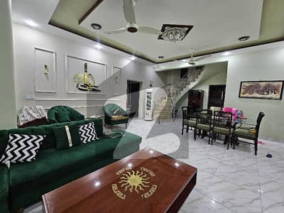 11 Marla Beautiful House ( Invester Price)