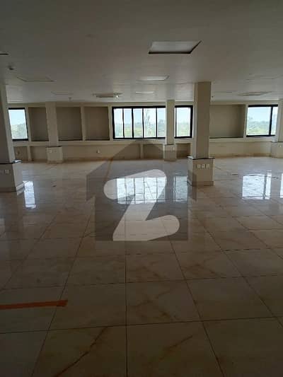 Gulberg Excellent Office Floor Of 10700 Near Canal Is Available On Rent