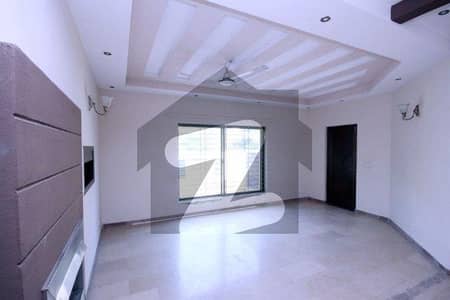 ڈی ایچ اے فیز 4 ڈیفنس (ڈی ایچ اے),لاہور میں 4 کمروں کا 10 مرلہ مکان 1.9 لاکھ میں کرایہ پر دستیاب ہے۔ ڈی ایچ اے فیز 4 ڈیفنس (ڈی ایچ اے),لاہور میں 4 کمروں کا 10 مرلہ مکان 1.9 لاکھ میں کرایہ پر دستیاب ہے۔