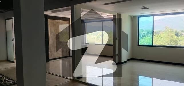 Unoccupied Office Of 3000 Square Feet Is Available For Rent In Blue Area