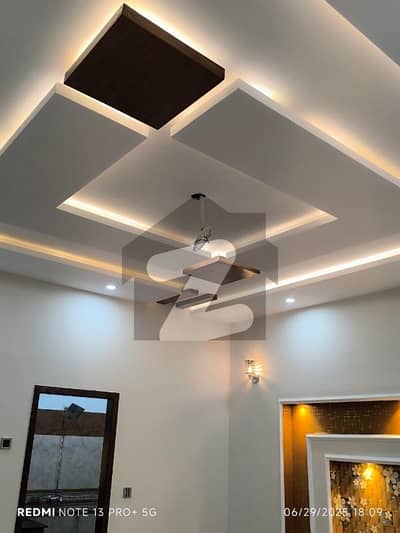 نشیمنِ اقبال فیز 2 نشیمنِ اقبال,لاہور میں 5 کمروں کا 10 مرلہ مکان 3.2 کروڑ میں برائے فروخت۔