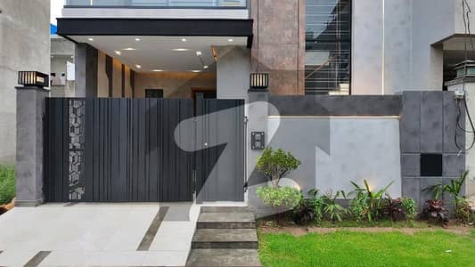 Prime Location 5 Marla House Available For Sale In Formanities Housing Scheme - Block MM If You Hurry