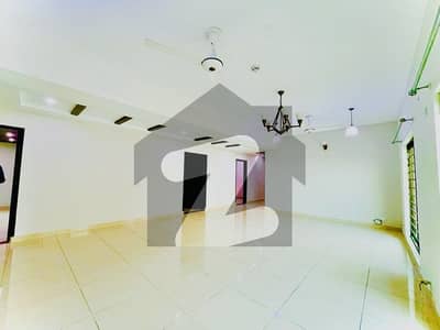 عسکری 10 - سیکٹر ایف عسکری 10,عسکری,لاہور میں 3 کمروں کا 10 مرلہ فلیٹ 1.3 لاکھ میں کرایہ پر دستیاب ہے۔