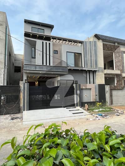 بسم اللہ ہاؤسنگ سکیم جی ٹی روڈ,لاہور میں 4 کمروں کا 5 مرلہ مکان 2.15 کروڑ میں برائے فروخت۔ بسم اللہ ہاؤسنگ سکیم جی ٹی روڈ,لاہور میں 4 کمروں کا 5 مرلہ مکان 2.15 کروڑ میں برائے فروخت۔