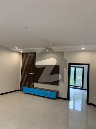 ماڈل ٹاؤن لاہور میں 3 کمروں کا 1 کنال بالائی پورشن 2.15 لاکھ میں کرایہ پر دستیاب ہے۔