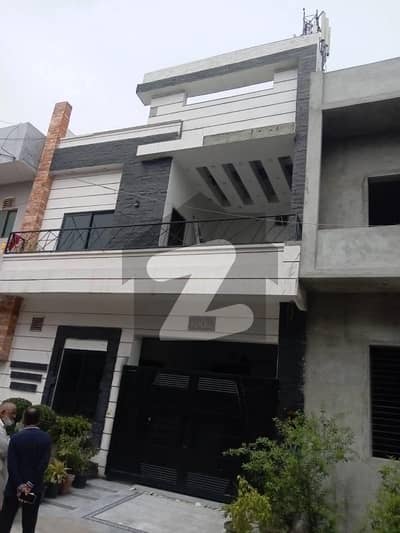 لاہور کینال بینک کوآپریٹو ہاؤسنگ سوسائٹی لاہور میں 4 کمروں کا 5 مرلہ مکان 2.1 کروڑ میں برائے فروخت۔