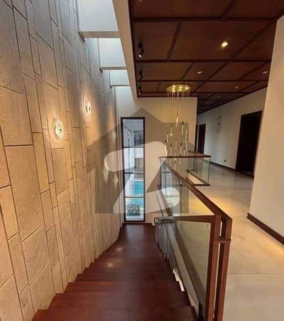 DHA Phase 4 House Sized 300 Square Yards For sale