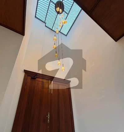 ڈی ایچ اے فیز 4 ڈی ایچ اے ڈیفینس,کراچی میں 12 مرلہ مکان 11.5 کروڑ میں برائے فروخت۔