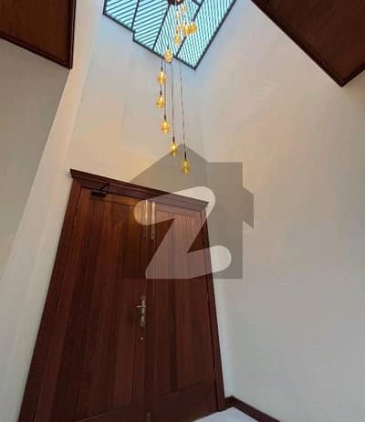 ڈی ایچ اے فیز 4 ڈی ایچ اے ڈیفینس,کراچی میں 1 کنال مکان 21.5 کروڑ میں برائے فروخت۔