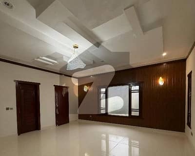 ڈی ایچ اے فیز 4 ڈی ایچ اے ڈیفینس,کراچی میں 12 مرلہ مکان 9.75 کروڑ میں برائے فروخت۔