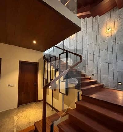 ڈی ایچ اے فیز 4 ڈی ایچ اے ڈیفینس,کراچی میں 12 مرلہ مکان 10.25 کروڑ میں برائے فروخت۔