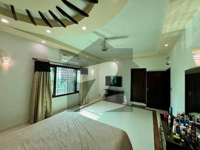 DHA defence 300 yards bungalow architect design 5 bedrooms independent bungalow