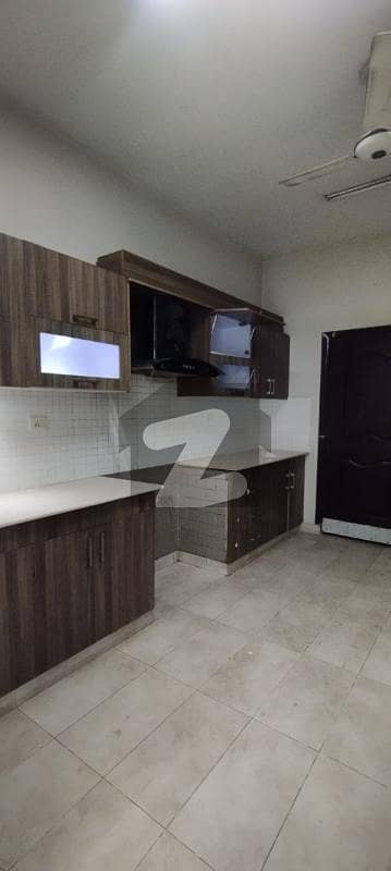 عسکری 10 - سیکٹر ایف عسکری 10,عسکری,لاہور میں 3 کمروں کا 10 مرلہ فلیٹ 3.5 کروڑ میں برائے فروخت۔ عسکری 10 - سیکٹر ایف عسکری 10,عسکری,لاہور میں 3 کمروں کا 10 مرلہ فلیٹ 3.5 کروڑ میں برائے فروخت۔