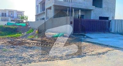 ڈی ایچ اے فیز 7 - بلاک ایس فیز 7,ڈیفنس (ڈی ایچ اے),لاہور میں 1 کنال رہائشی پلاٹ 4.3 کروڑ میں برائے فروخت۔