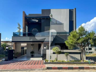 Overseas 12 Marla Designer House with Beautiful Lawn Overseas 12 Marla Designer House with Beautiful Lawn