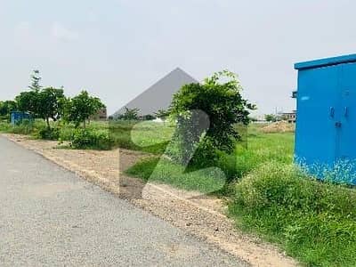 27.5 Marla Corner Plot Available in Phase 8 Close to Park And Masjid in Numbering 300 Pls Contact for sale Purchase