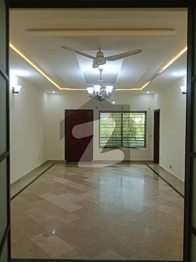 ڈی ۔ 12 اسلام آباد میں 3 کمروں کا 14 مرلہ بالائی پورشن 1.55 لاکھ میں کرایہ پر دستیاب ہے۔