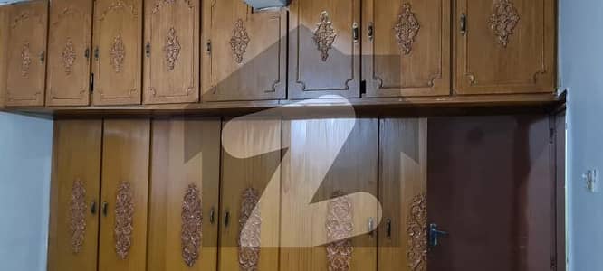 طارق روڈ کراچی میں 2 کمروں کا 4 مرلہ فلیٹ 55.0 ہزار میں کرایہ پر دستیاب ہے۔