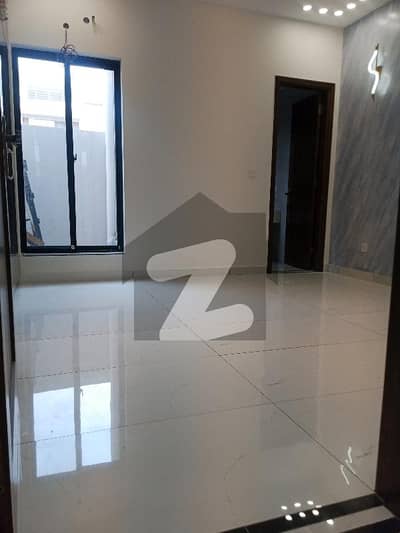 فارمانئیٹس ہاؤسنگ سکیم لاہور میں 2 کمروں کا 10 مرلہ زیریں پورشن 70.0 ہزار میں کرایہ پر دستیاب ہے۔